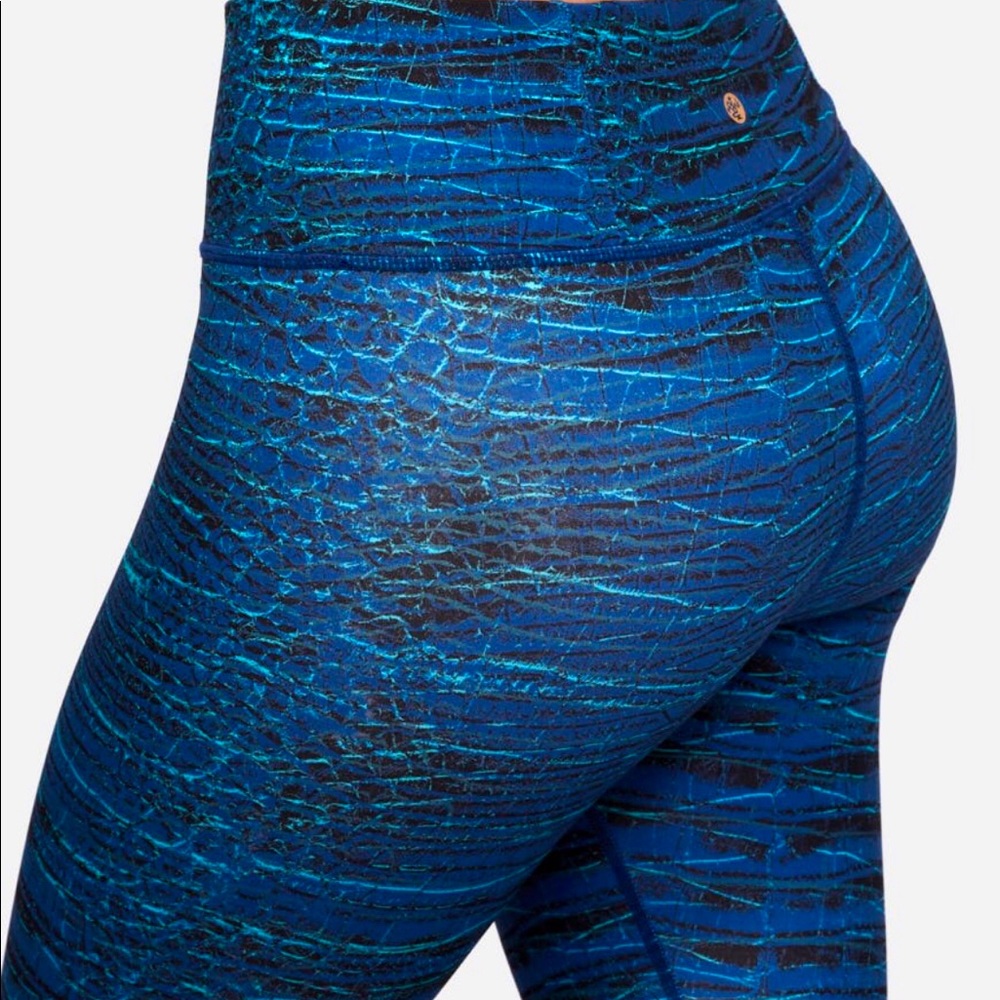 NWT Manduka Essential HW Legging Viper Print XS